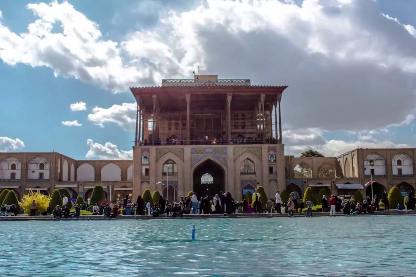 isfahan-iran.jpg