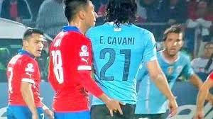 Jara mete el dedo en el culo a Cavani en el Chile-Uruguay | El Correo