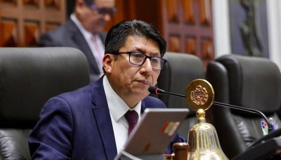 Waldemar Cerrón aseguró que el proyecto de Perú Libre respeta el marco legal. (Foto: Congreso)
